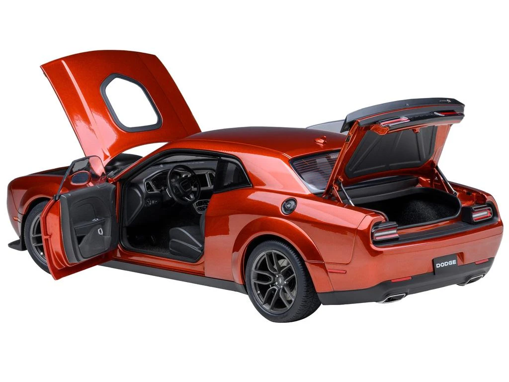 Diecast Model Autoart 2022 Dodge Challenger R/T Scat Pack Widebody Sinamon Stick Orange 1/18 Model Car by Autoart 2