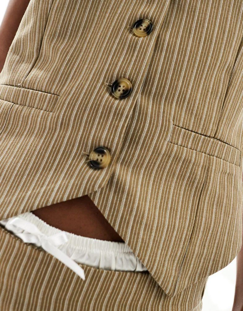 Reclaimed Vintage Reclaimed Vintage waistcoat in brown pinstripe 2
