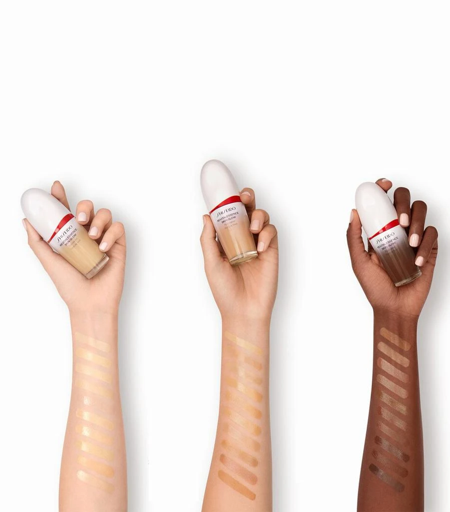 Shiseido Revitalessence Skin Glow Foundation SPF 30 4