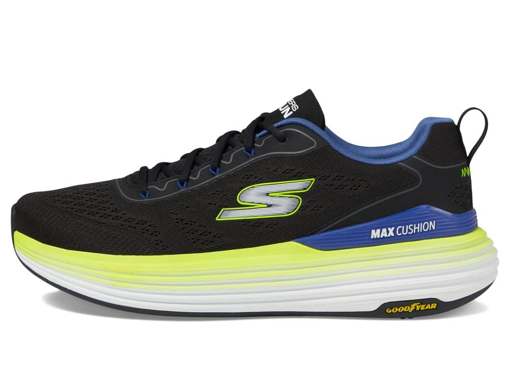 SKECHERS Max Cushioning Suspension- Voyager 4