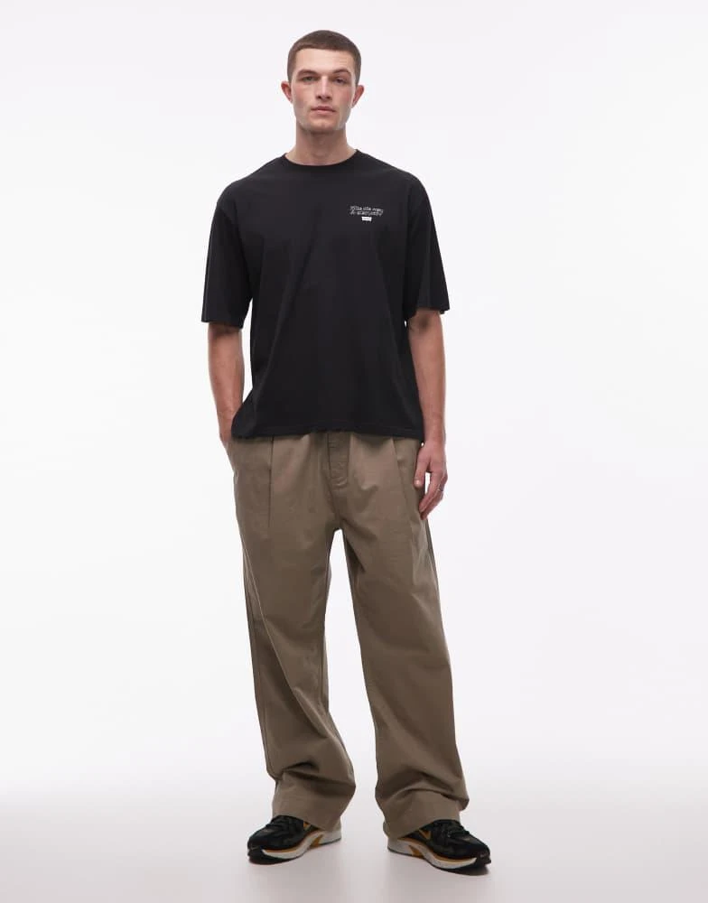 Levi
s Levi
s car service back print graphic t-shirt in black 2