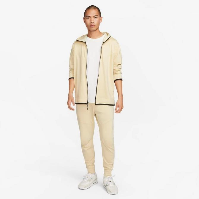 NIKE Men's Nike Sportswear Tech Essentials Lightweight Slim-Fit Fleece Jogger Sweatpants 3
