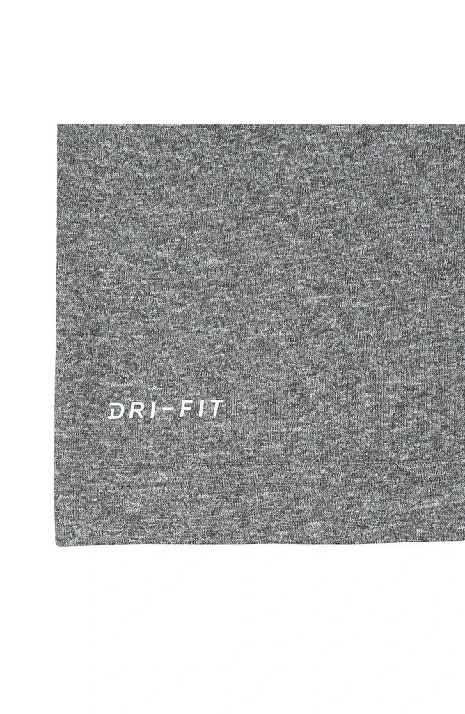 NIKE Short 
Shirt Set 5
