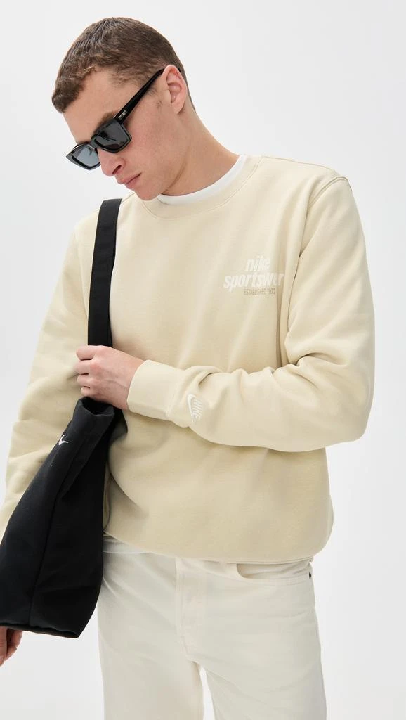 NIKE Club Crewneck Sweatshirt 1