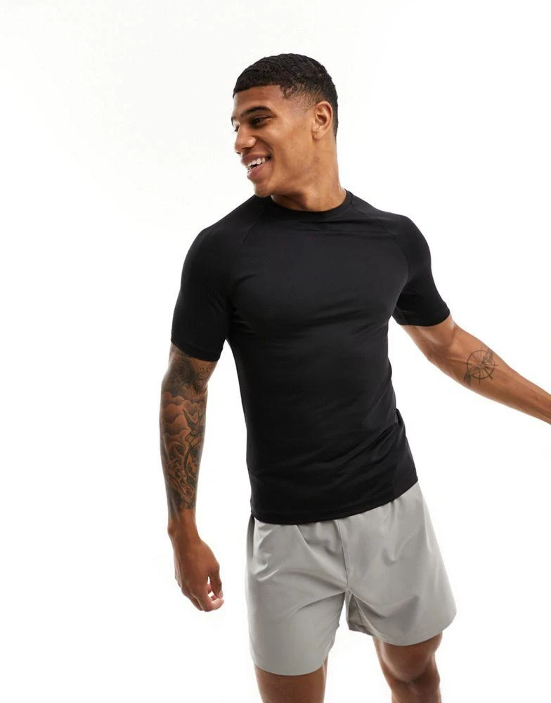 ASOS 4505 Icon muscle fit training t-shirt with quick dry in black 1