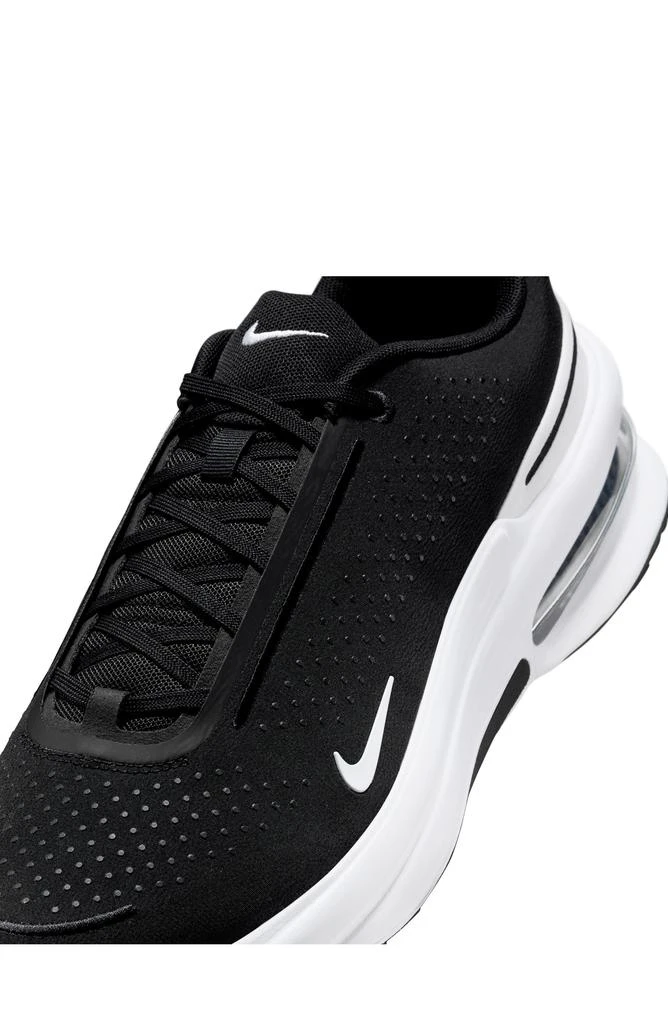 NIKE Air Zoom Upturn SC Sneaker 9