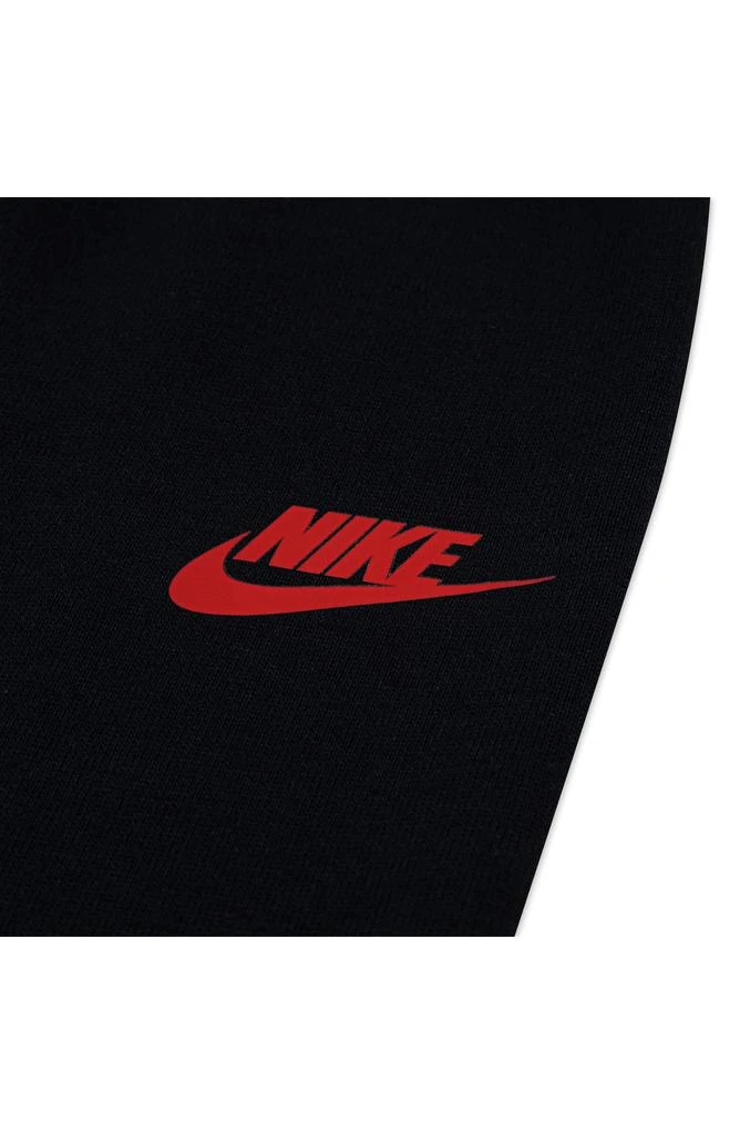 NIKE Kids
 Colorblock Puffer Vest, Logo T-Shirt 
Fleece Joggers Set 4