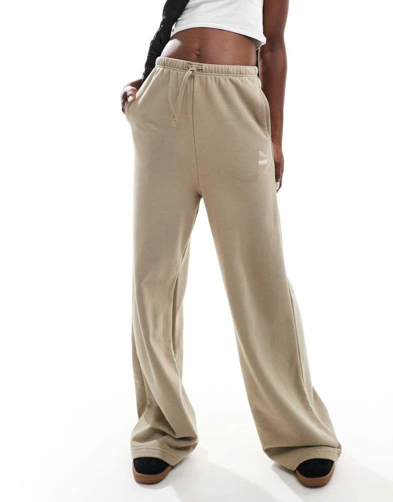 Puma Puma Classics relaxed sweatpants in beige 4