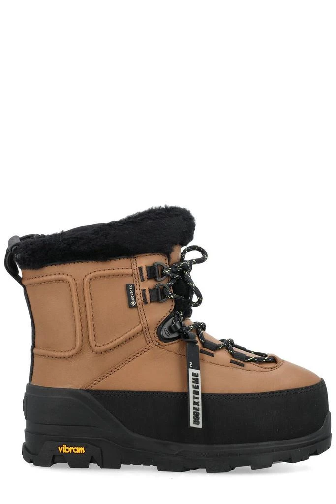 UGG UGG Shasta Mid Boots 1