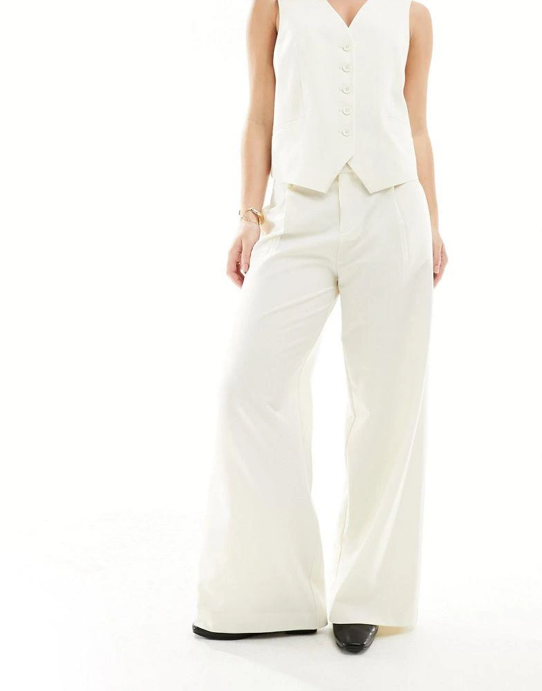 Stradivarius Stradivarius STR tailored trouser in natural co-ord 5