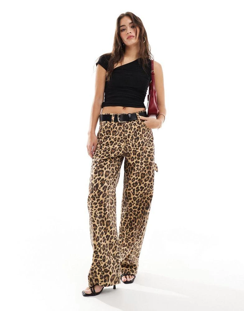 Bershka Bershka carpenter trousers in leopard print 2