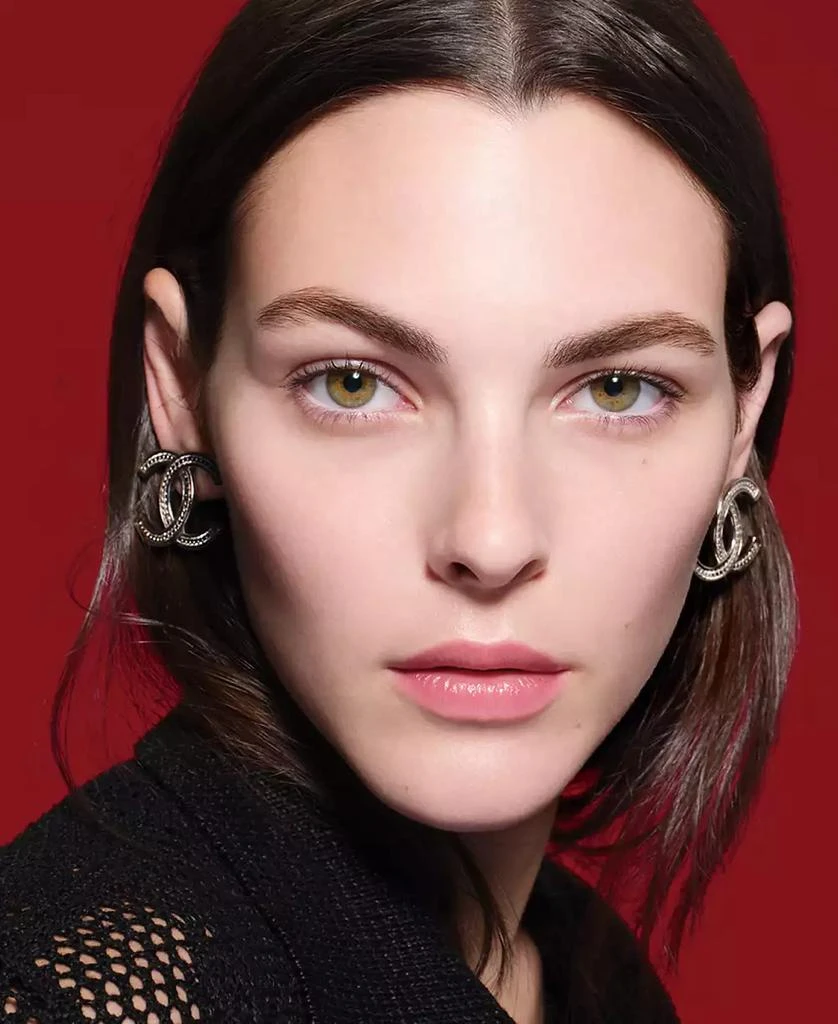 Chanel Illuminates – Moisturizes – Protects 3