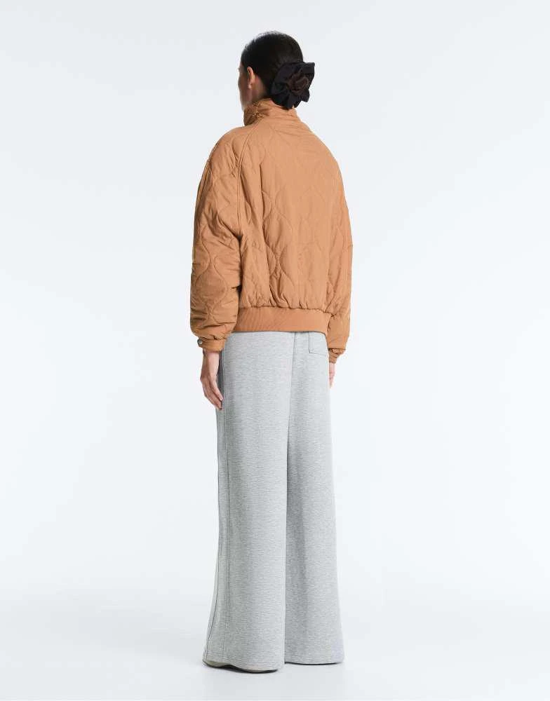 OYSHO OYSHO Waterrepellent fellex® aerogel padded jacket in light brown 4