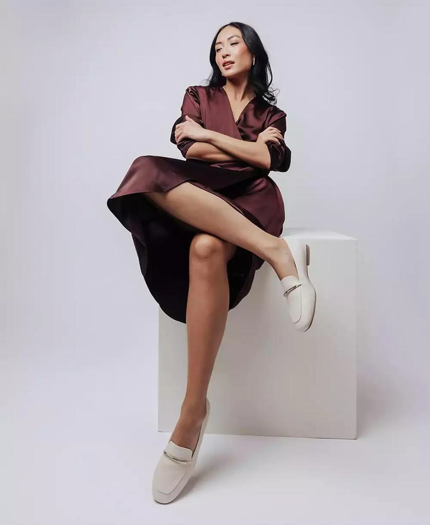 Journee Collection Women
s Wrenn Slip On Loafers 4