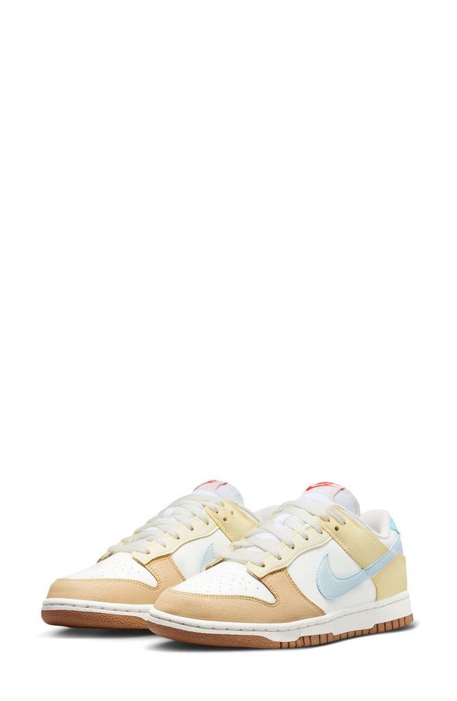 NIKE Dunk Low Basketball Sneaker