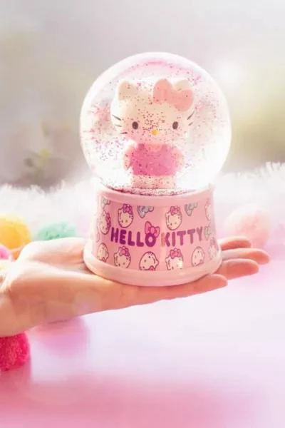 Urban Outfitters Sanrio Hello Kitty Light-Up 6" Snow Globe 5