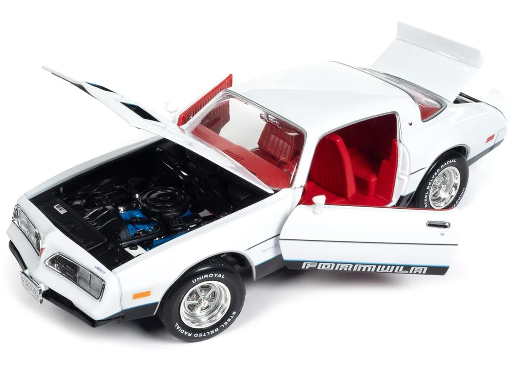 Autoworld 1977 Pontiac Firebird Formula Cameo White with Red Interior "American Muscle" Series 1/18 Diecast Model Car by Auto World 2
