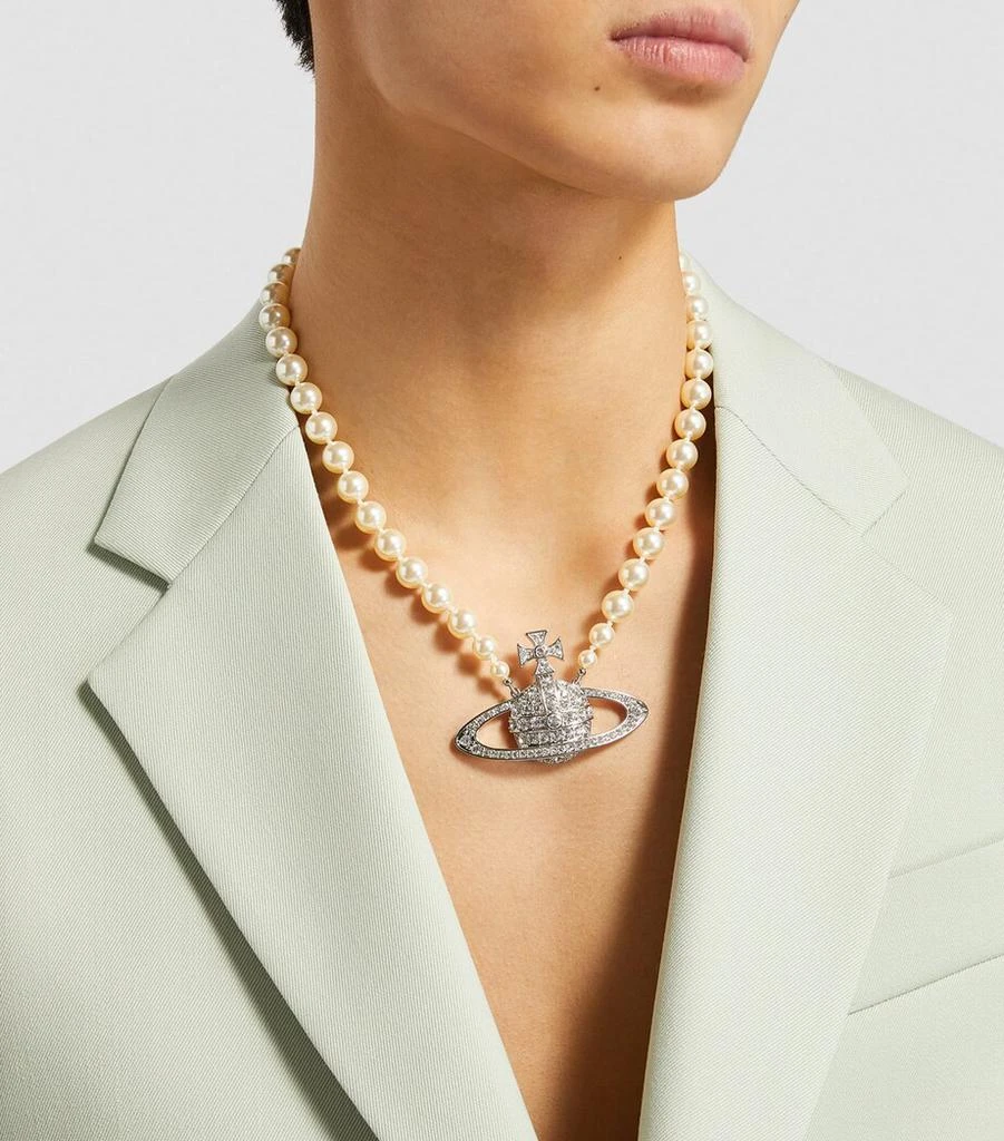 Vivienne Westwood Pearl Bas Relief Necklace 4
