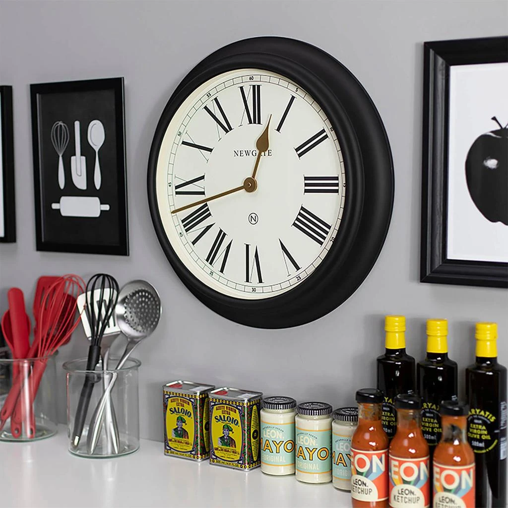 The Hut Newgate Chocolate Shop Clock - Black 4