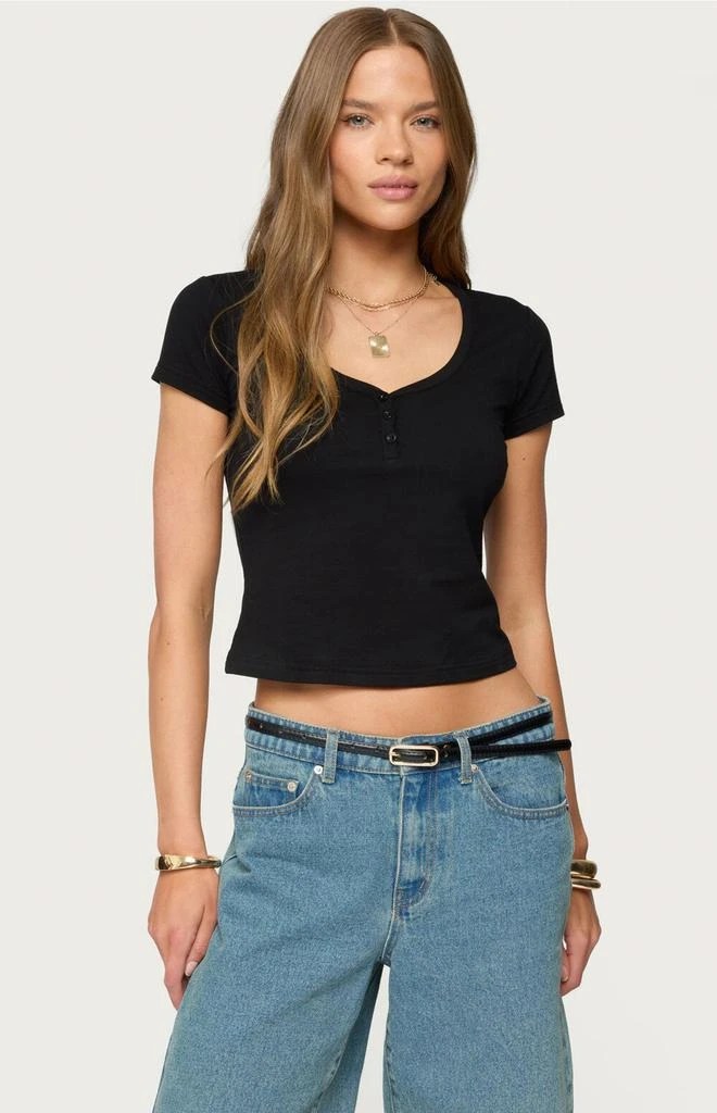 Edikted Katerina Henley T-Shirt 1