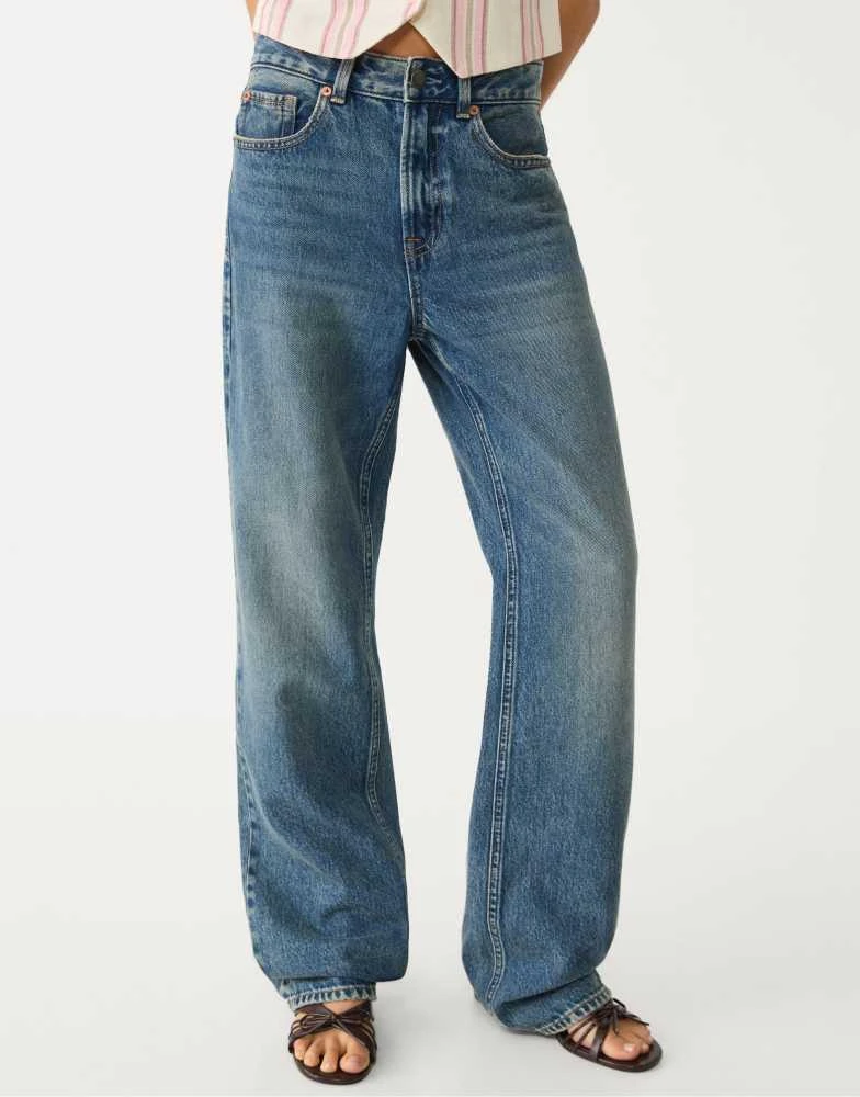 Stradivarius Stradivarius Tall d92 straight wide-leg jeans in very dark/rinse wash blue 3