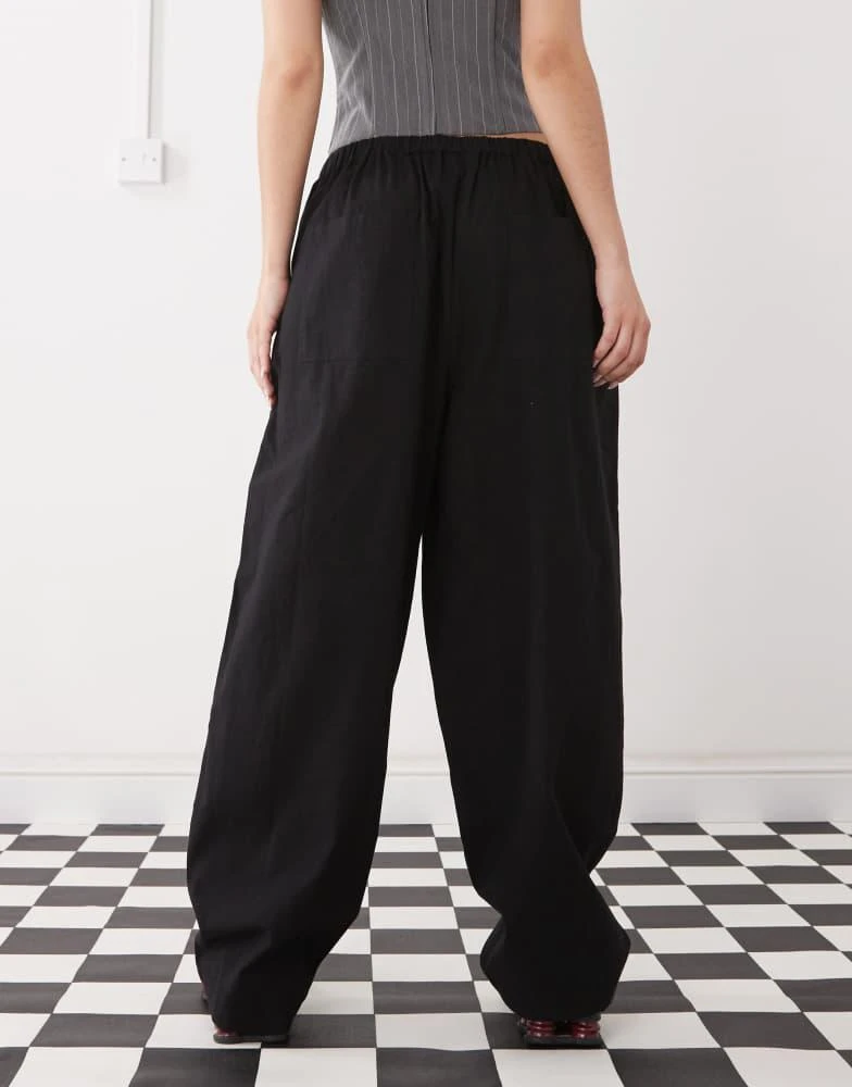 COLLUSION COLLUSION relaxed woven balloon pant with linen in black - BLACK 5