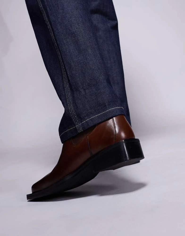 ASOS ASOS DESIGN heeled chelsea boots in brown leather with square toe 4