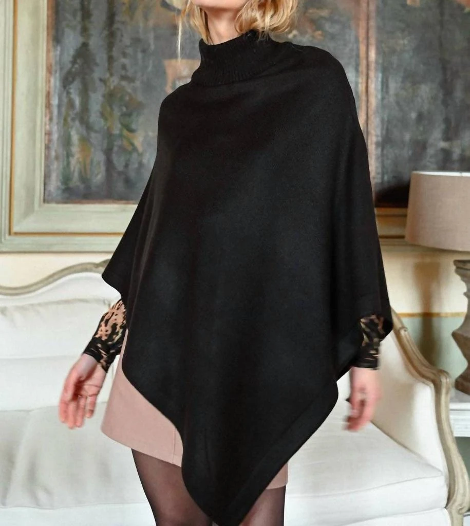 Molly Bracken Molly Bracken - Ladies' Knitted Poncho 1