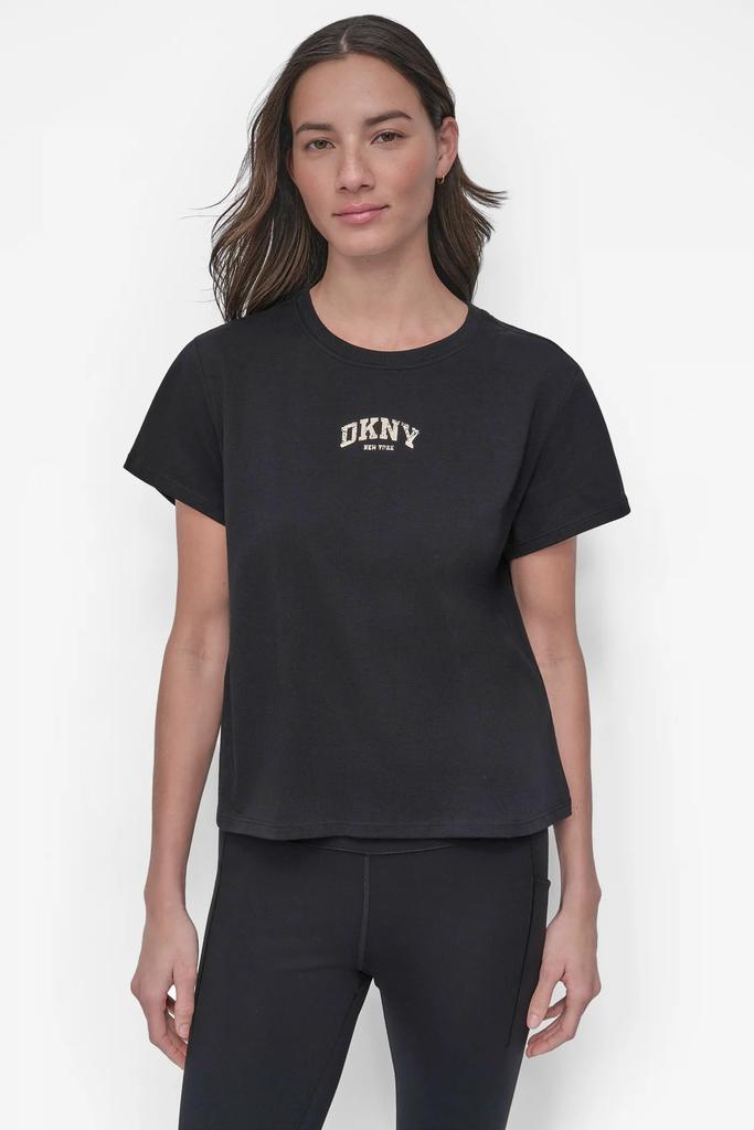 DKNY DISTRESSED VARSITY LOGO MEET & GREET TEE