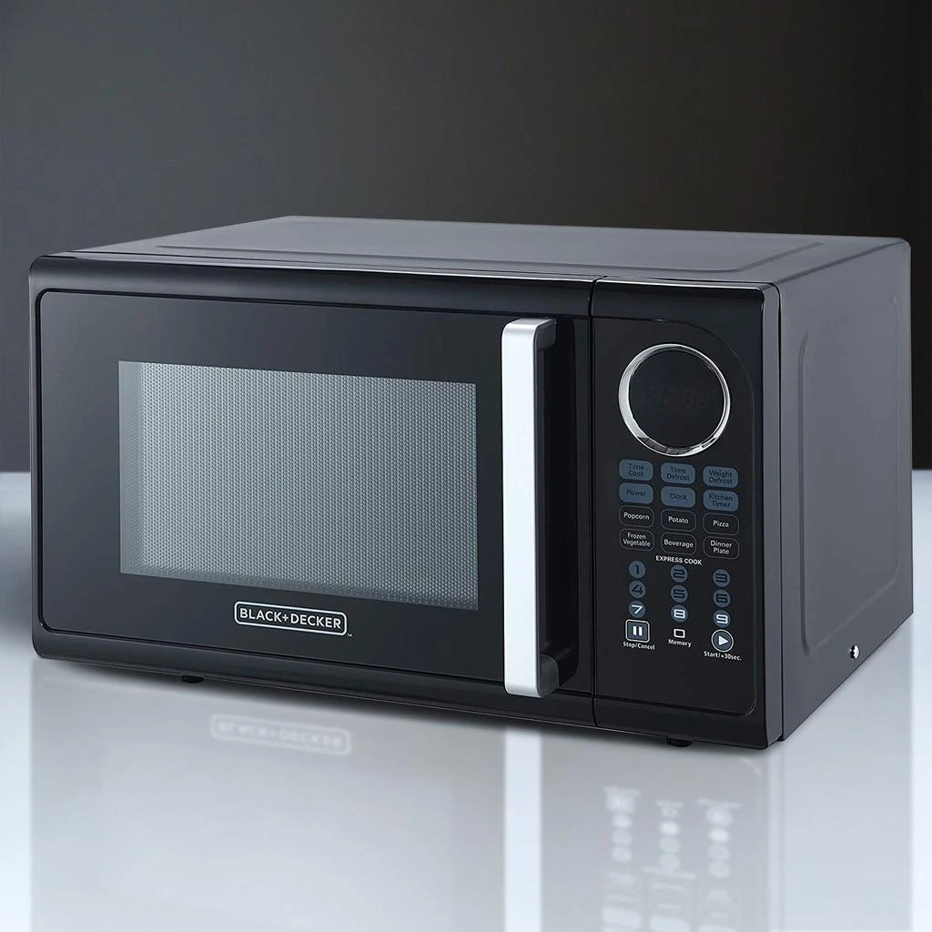 BLACK+DECKER 0.9 Cu.Ft. Digital Microwave in Black 5