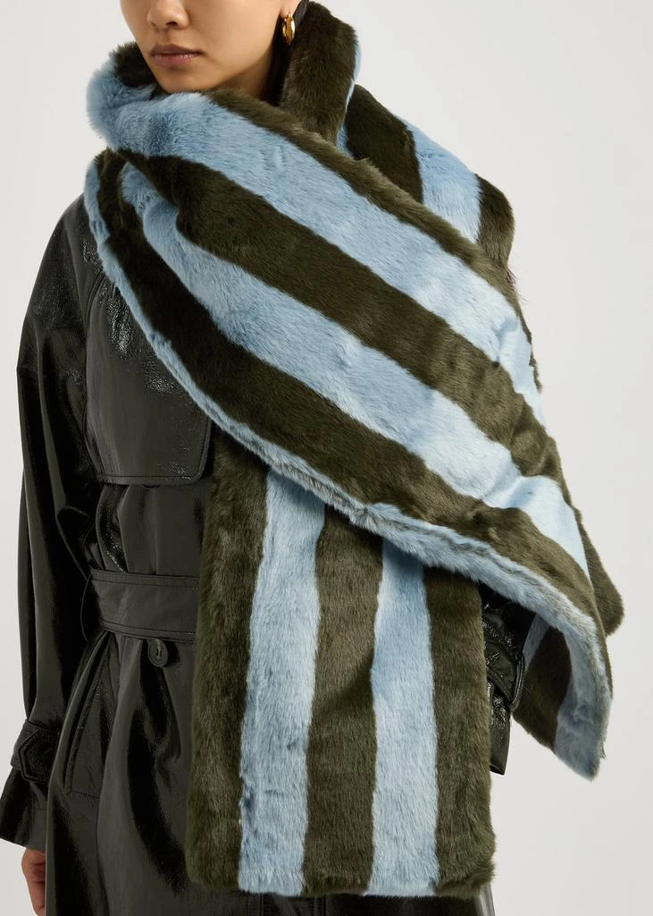 JAKKE Ophelia striped faux fur scarf 2