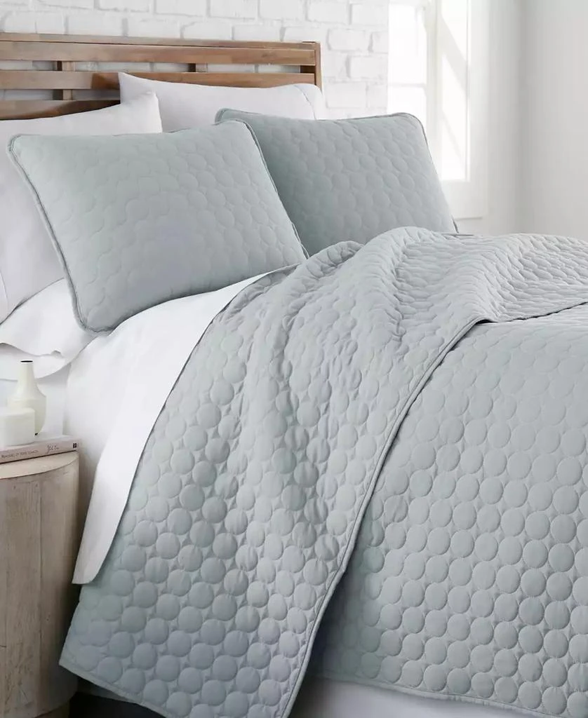 SOUTHSHORE FINE LINENS Ultra-Soft Lightweight Embroidered 3-Piece Quilt Set, King/California 1