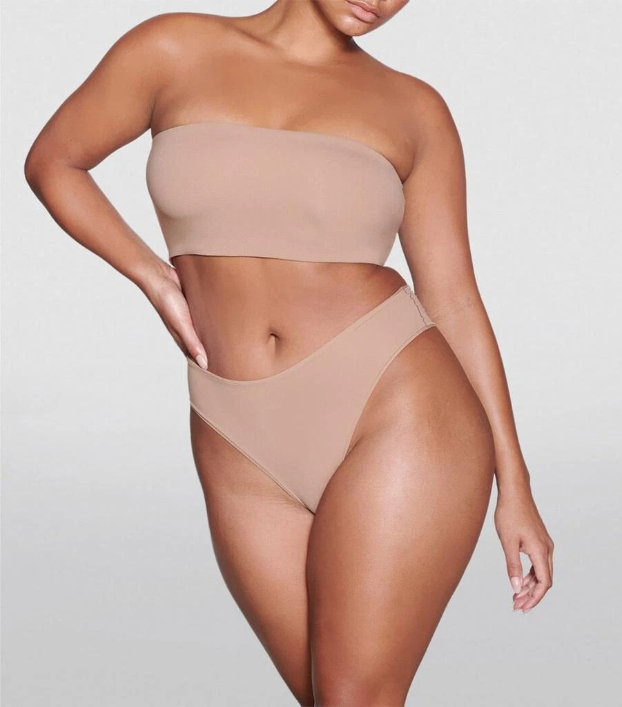 SKIMS Fits Everybody Bandeau Bra 2
