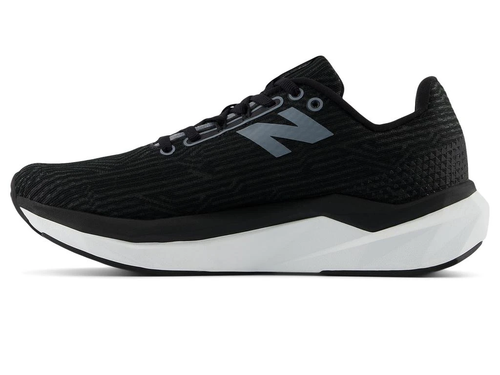New Balance FuelCell Propel v5 4