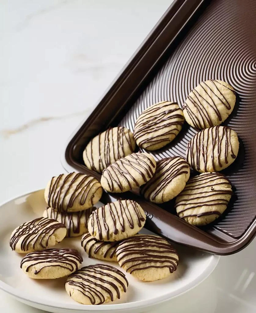 Circulon Symmetry Nonstick Chocolate Brown 11" x 17" Cookie Pan 2