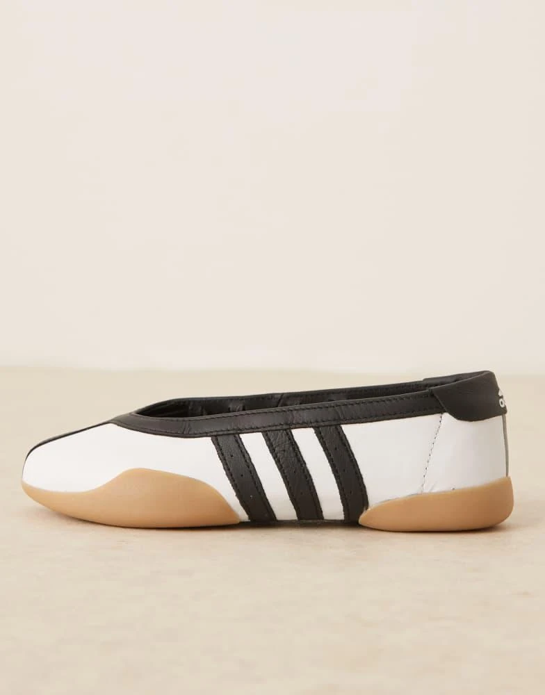 Adidas adidas Originals Taekwondo Mei Ballet trainers in white and black 2