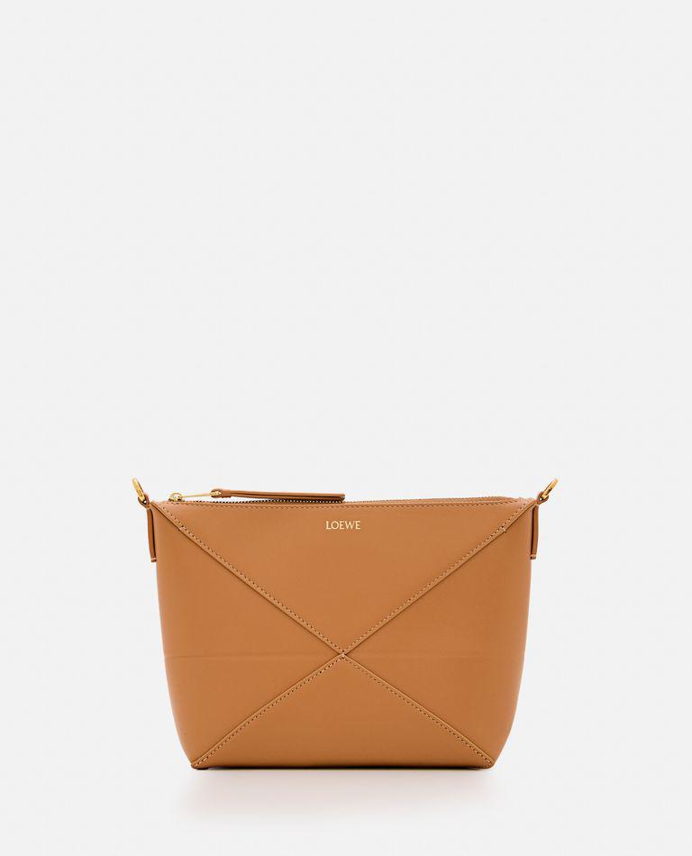 ポーチ LOEWE KNOT T POUCH SHINY NAPPA\tCEM1KNPX01\t3987\t\tOAK/BLACK Loewe T Pouch - Handbags - Compare Prices from 7+ Stores