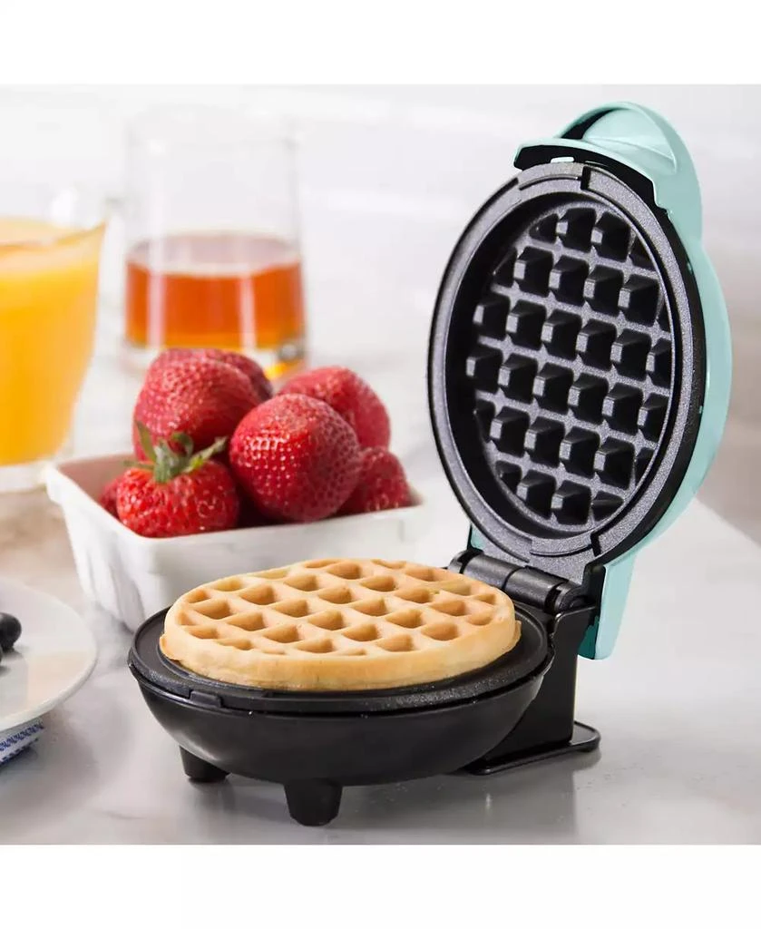Dash DMW001 Mini Waffle Maker 2