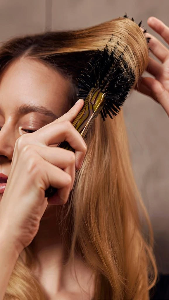 Oribe Medium Round Brush 2