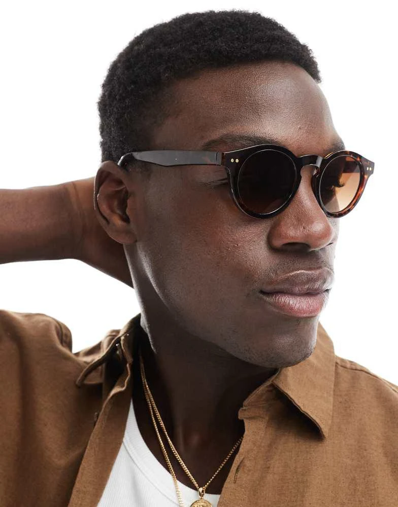ASOS ASOS DESIGN round sunglasses with brown smoke lens and tortoiseshell frame 1