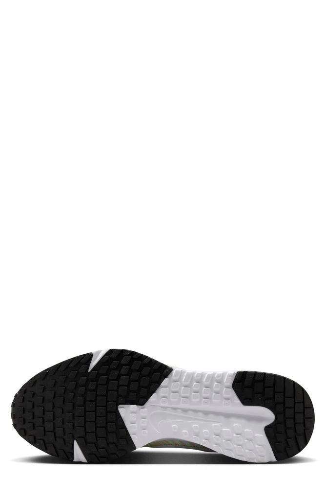 NIKE Run Defy Running Shoe 5