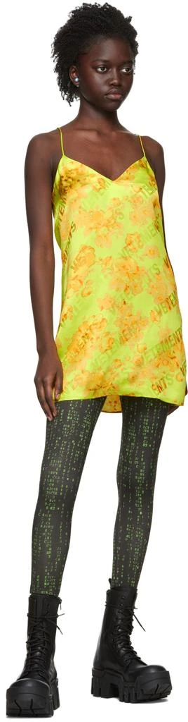 VTMNTS Blue Double Pearl V Earrings 4