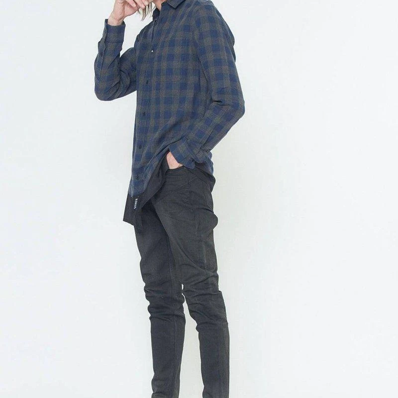 Konus Men's Longline Button Up Shirt In Plaid in Navy 2
