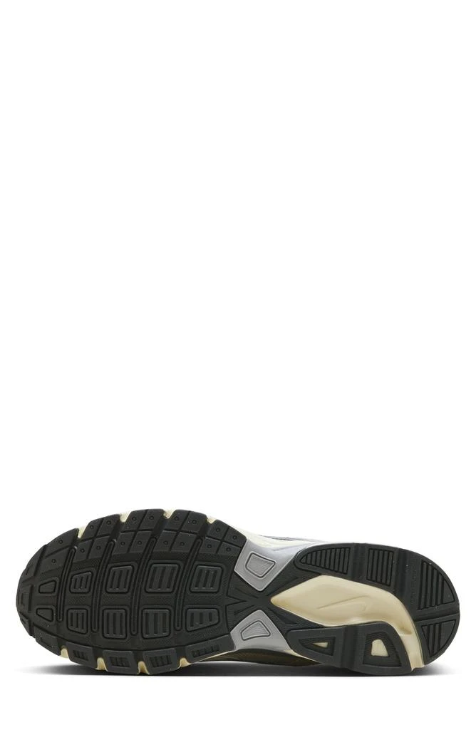 NIKE Initiator Running Shoe 5