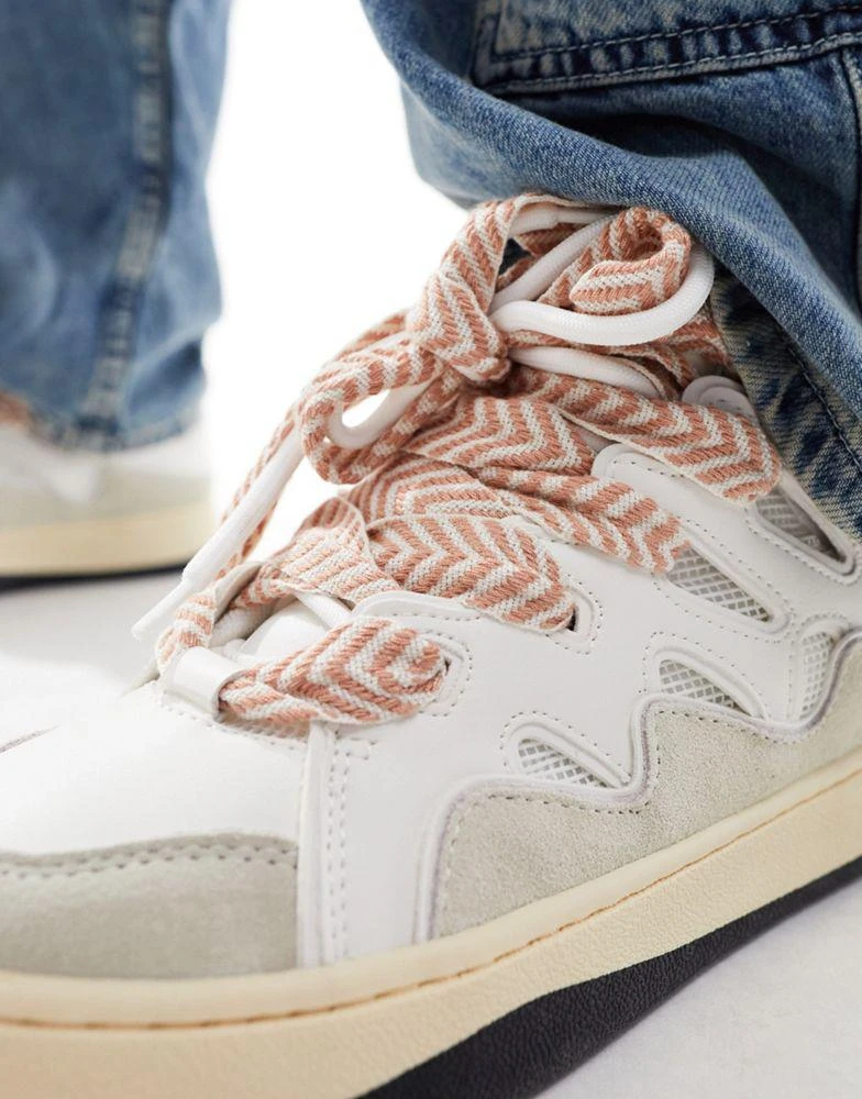 Steve Madden Steve Madden Roaring trainers in off white and beige 3