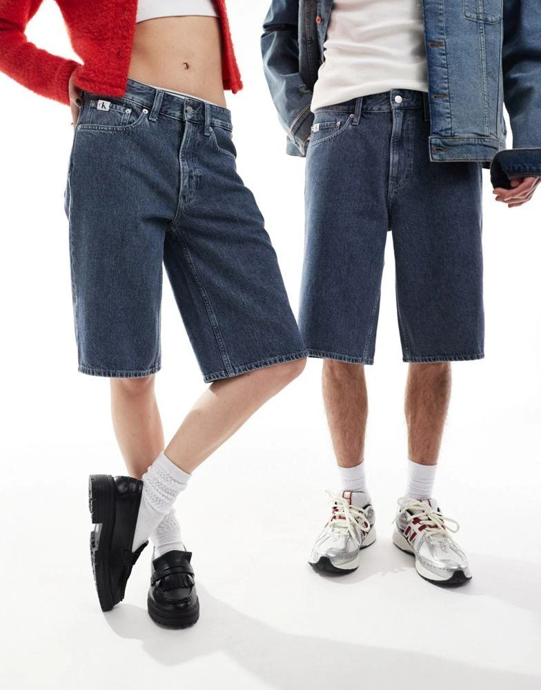 Calvin Klein Calvin Klein Jeans 90s straight skater shorts in grey wash - ASOS Exclusive 2