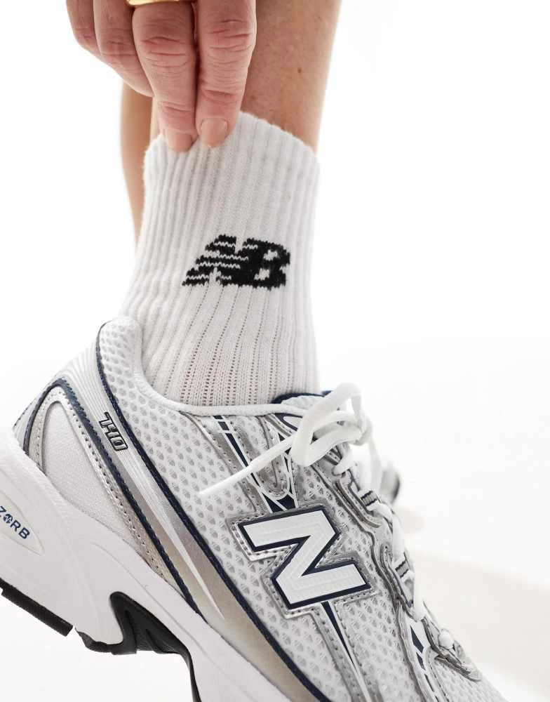 New Balance New Balance 740 trainers in navy and white 3