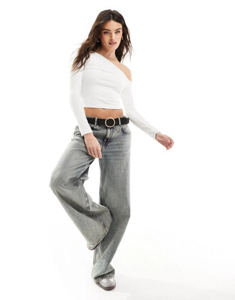 Stradivarius Stradivarius asymmetric off the shoulder top in white 2
