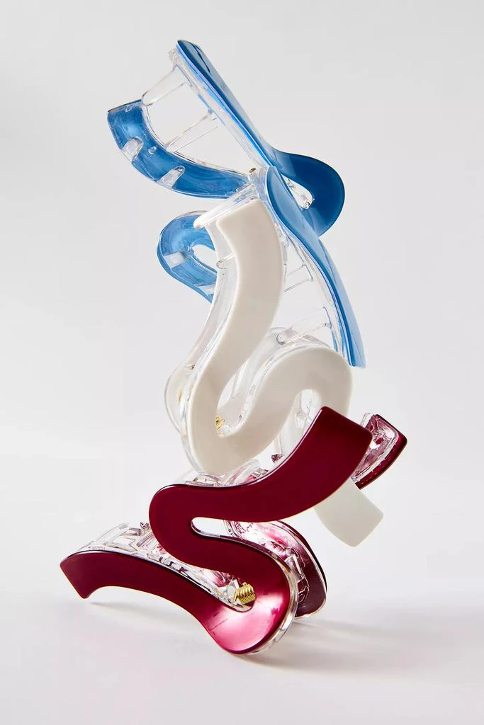 Urban Outfitters Marlowe Wave Resin Claw Clip 2