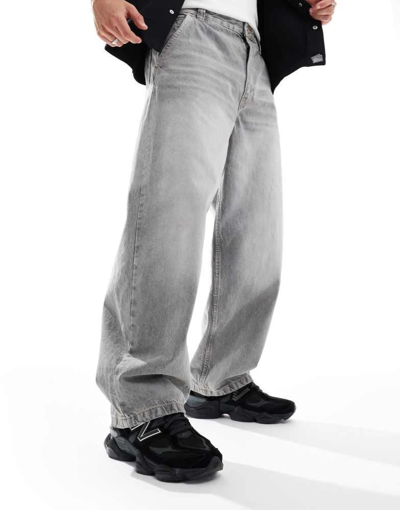 Bershka Bershka skater fit jeans in washed grey 1